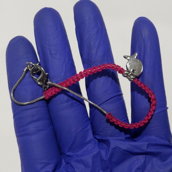 ๐  Silver tone & Pink Braided Adjust. Bracelet with Fish Charm โ Boho & Cute! ๐ - Picture 8 of 8